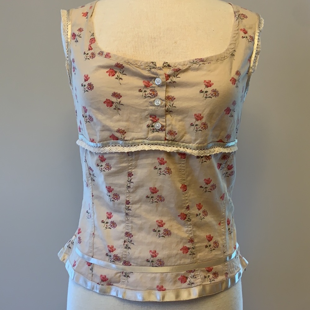 Old Navy Floral Sleeveless Top - Cream and Red - Picture 2 of 8